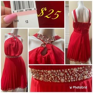 Nwt Red chiffon zip back juniors sz 13 no stretch